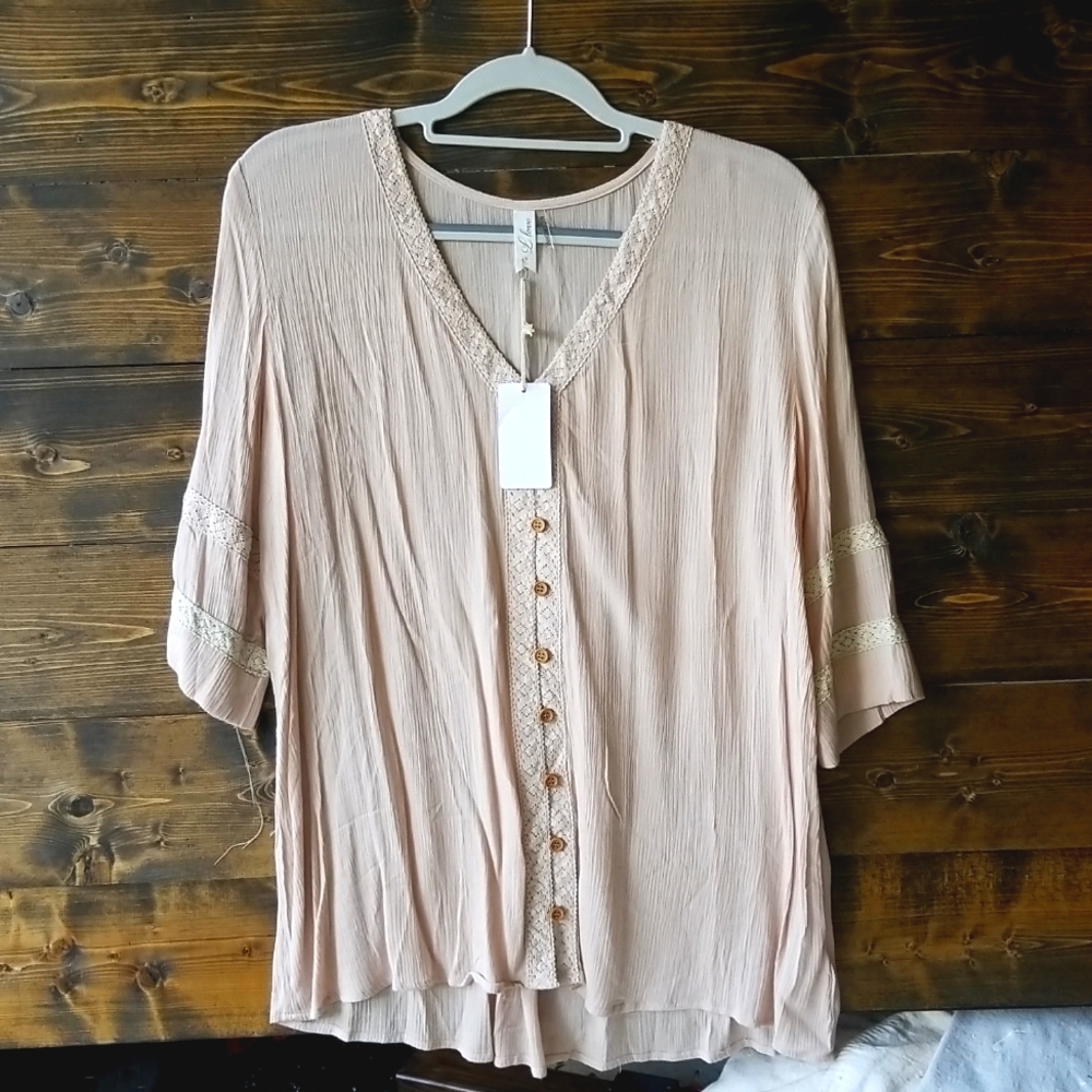 Women's rayon blouse, s iui ze small, full cut
